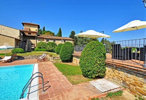 Tenuta: Property, Real Estate, Residential Area, Building, House, Home, Swimming Pool, Vacation, Apartment, Estate