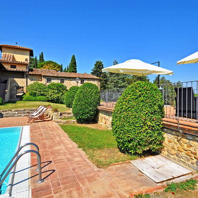 Tenuta: Property, Real Estate, Residential Area, Building, House, Home, Swimming Pool, Vacation, Apartment, Estate