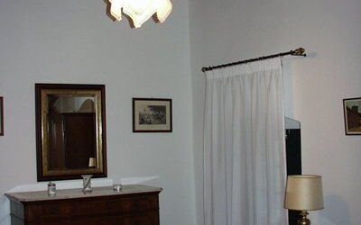 Accommodation:&nbsp;Camelia