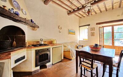 Accommodation:&nbsp;Sarteano 4