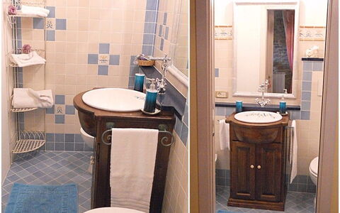 Casa Stefy: Bathroom, Room, Property, Bathroom Cabinet, Toilet, Plumbing Fixture, Bathroom Accessory, Interior Design, Furniture, Toilet Seat