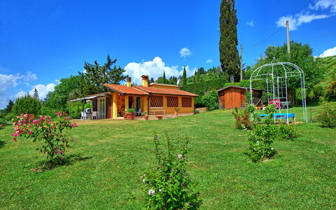 Casa Ovile: Cloud, Sky, Plant, Property, Building, Green, Natural Landscape, Tree, Land Lot, House