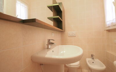 Accommodation:&nbsp;Al Pino 60 400.3
