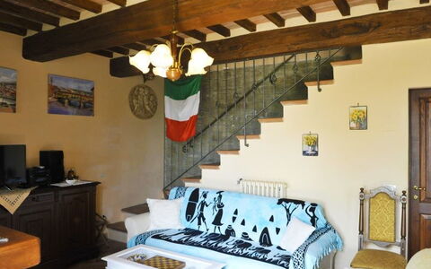 Casetta i Ciliegi: Property, Room, Building, Furniture, Interior Design, House, Real Estate, Ceiling, Beam, Table