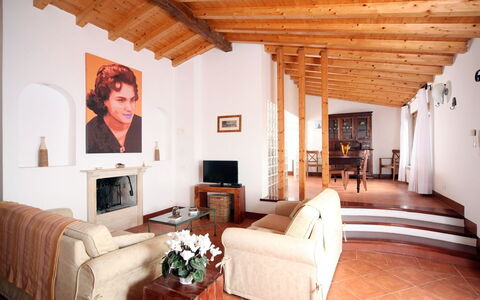 Accommodation:&nbsp;Cecilia