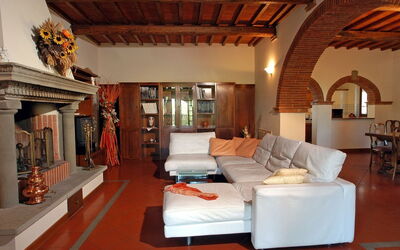 Colline 2: Room, Property, Building, Furniture, Interior Design, Living Room, Villa, Ceiling, House, Bedroom