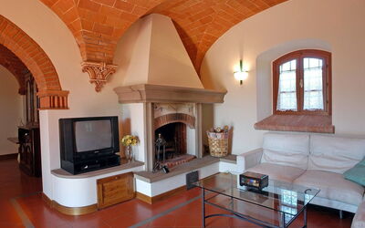 Colline 1: Room, Hearth, Living Room, Property, Interior Design, Fireplace, Building, Masonry Oven, Furniture, House