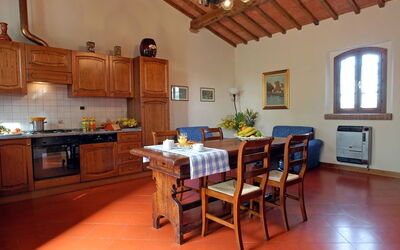 Colline 3: Room, Property, Building, Furniture, Kitchen, Floor, House, Interior Design, Countertop, Ceiling