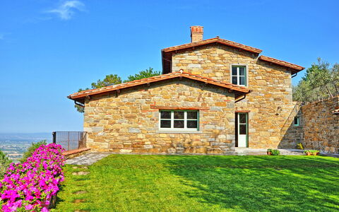 Villa Noceta: House, Property, Building, Home, Cottage, Real Estate, Sky, Farmhouse, Grass, Architecture