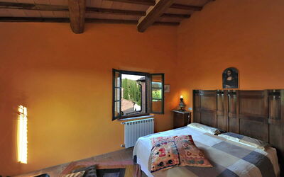 Accommodation:&nbsp;Paint