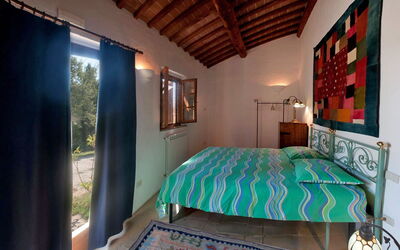 Accommodation:&nbsp;Quarter