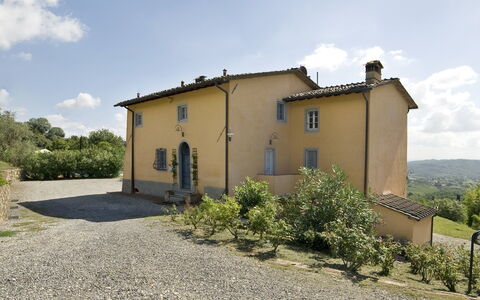 Teto: Property, House, Building, Real Estate, Rural Area, Villa, Facade, Home, Estate, Tree