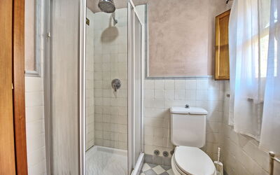 Accommodation:&nbsp;Castellana