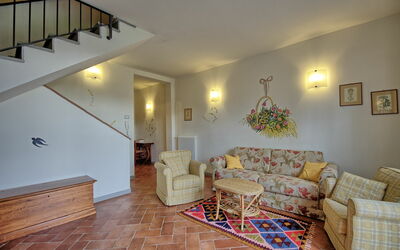 Ginestra: Room, Property, Interior Design, Furniture, Building, Living Room, Floor, Real Estate, Ceiling, House