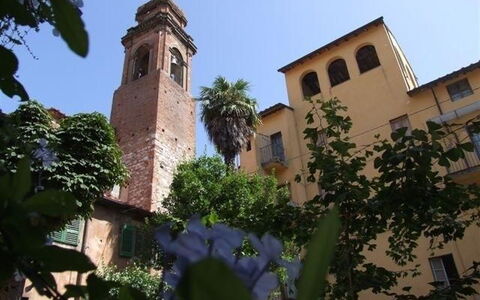 Appartamento Le Volte: Architecture, Building, Tree, Sky, Convent, History, Tourism, Medieval Architecture, Plant, Church