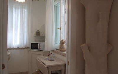 Accommodation:&nbsp;Iris
