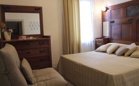 Villa La Quercia: Bedroom, Furniture, Room, Property, Bed, Interior Design, Bed Sheet, Bed Frame, Suite, Wall